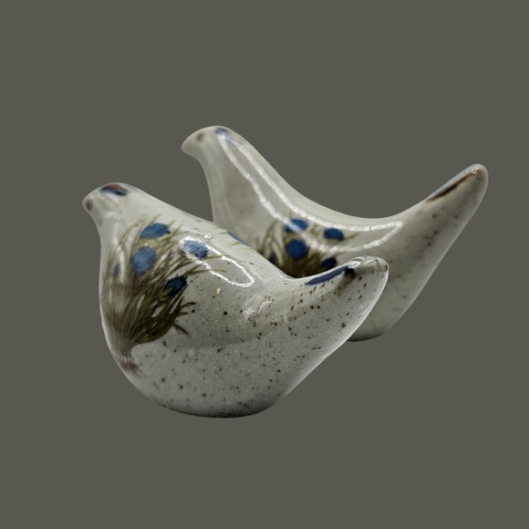 Vintage Takahashi Japan Bird Salt & Pepper Shakers Blue Thistle Stoneware - Picture 3 of 3